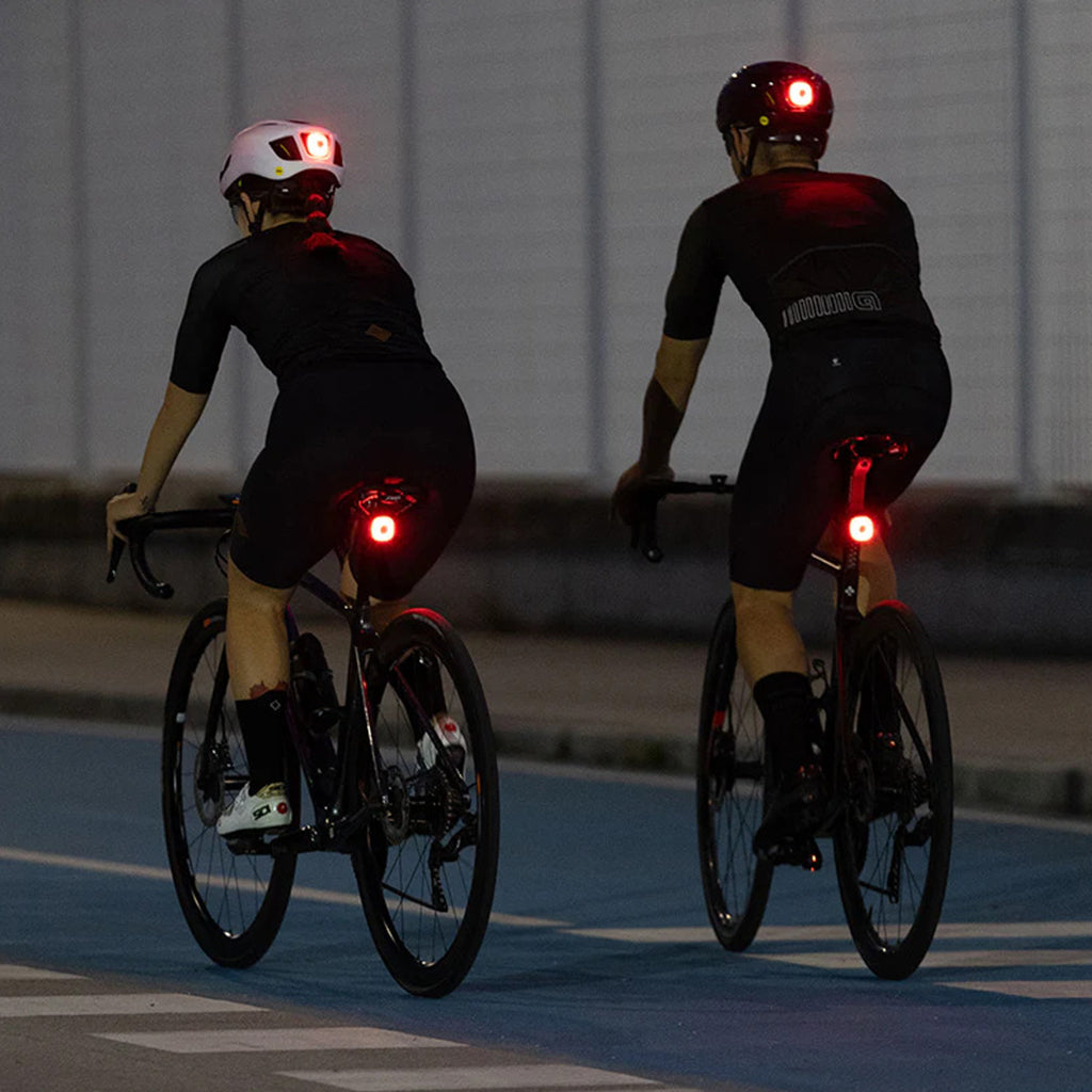 High-visibility SEEMEE 50 MAG smart bike light with magnetic mount and 50 lumens for day and night rides.
