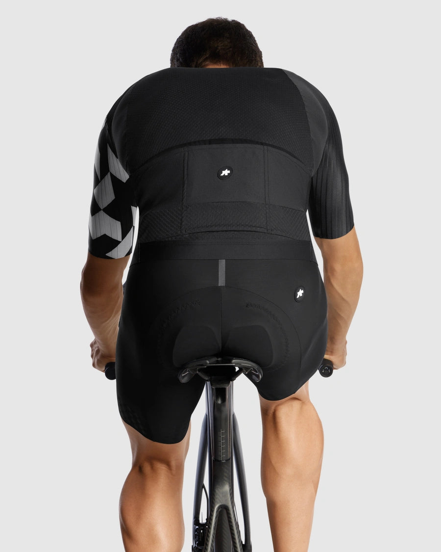 ASSOS EQUIPE RS S11 Jersey Fabric Close-Up