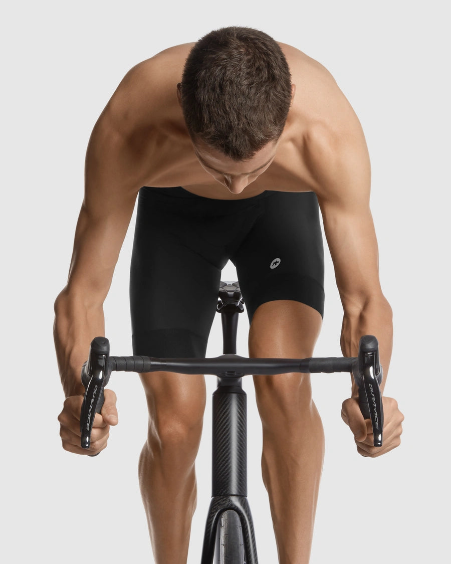 ASSOS C2 men’s half shorts for endurance cycling