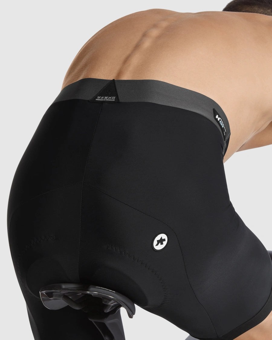 Close-up of ASSOS MILLE GT C2 padding details