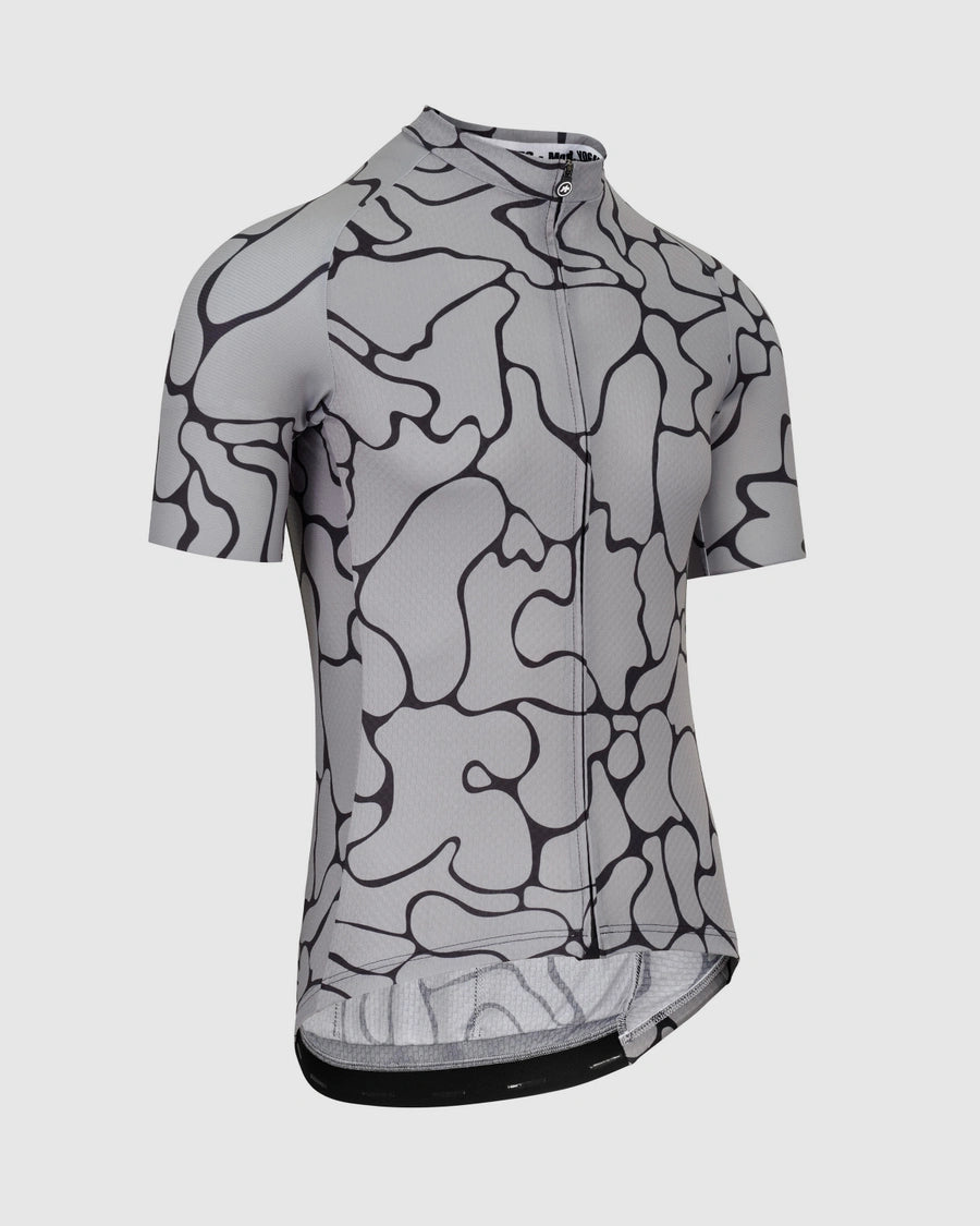 ASSOS lightweight breathable cycling jersey for men
