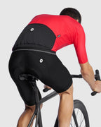 ASSOS MILLE GT C2 EVO Jersey Fabric Close-Up – Lunar Red