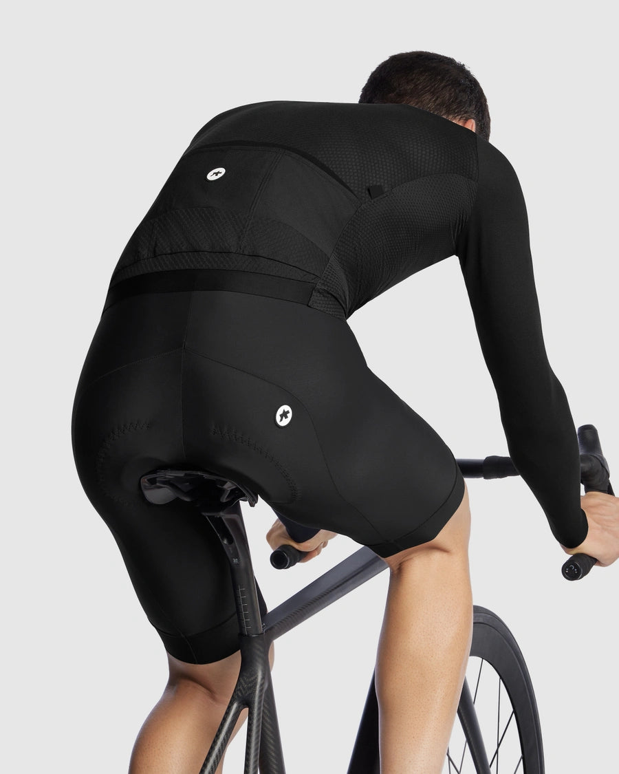 ASSOS MILLE GT LS S11 Raw-Cut Sleeve Detail