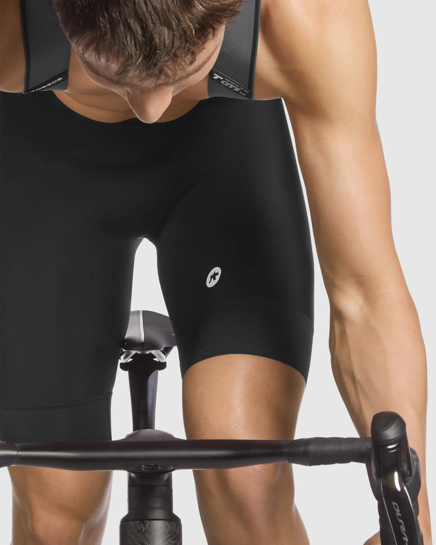 ASSOS endurance bib shorts for men with stable fit