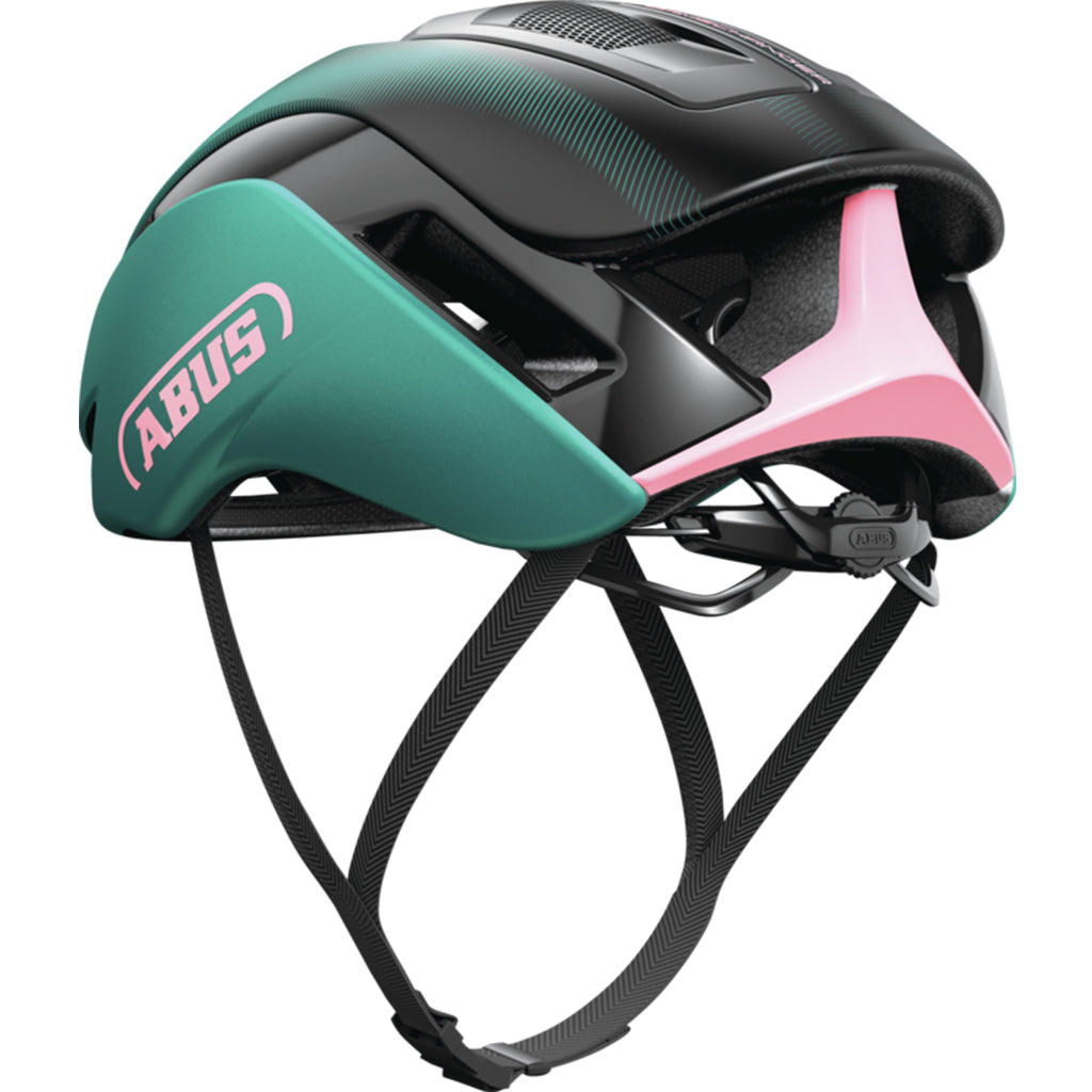 Ventilation details of the Gamechanger 2.0 helmet with Forced Air Cooling and AirBoost inlet.