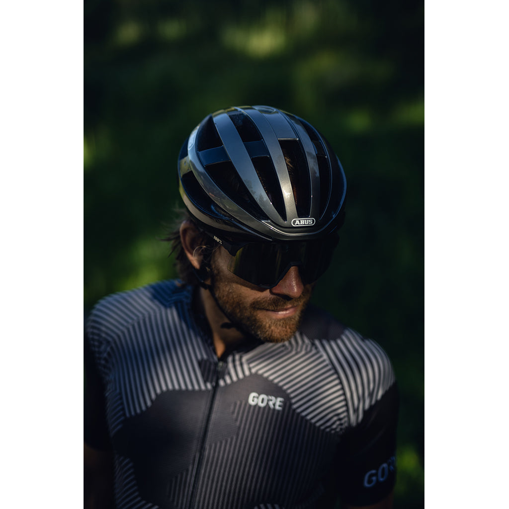 Side view of the Abus Viantor Helmet in Velvet Black with sleek aerodynamic design.

