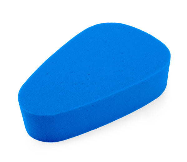 Park Tool BCB-5: Showcasing the versatile straight brush, ideal for general frame cleaning, possibly with a sponge to wipe away residue.