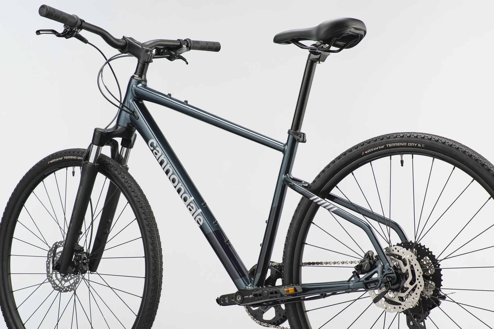 Lightweight SmartForm C3 alloy frame on Cannondale Quick CX 3 Tungsten Blue