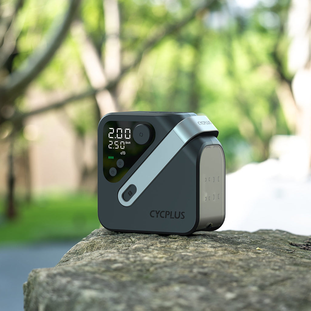 Cycplus AL7 electric air pump for road bike and MTB