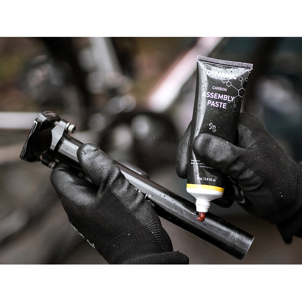 Dynamic Carbon Assembly Paste preventing slipping on a bicycle handlebar

