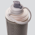 Close-up of twist nozzle and dust cover – suitable for trail running and biking

