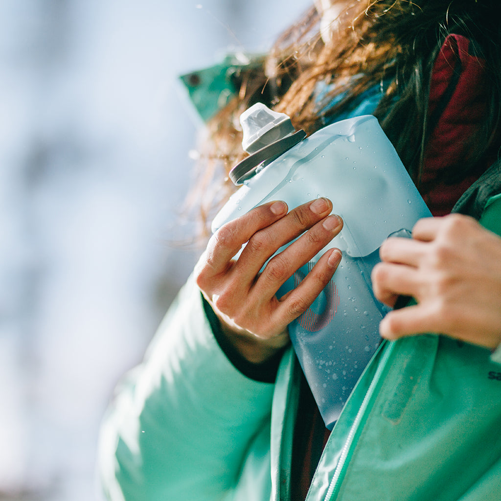 Tahoe Blue Hydrapak Stow 500ml: designed to fit comfortably in your hand during activities.