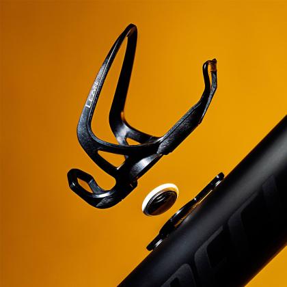 Lezyne Matrix Air Cage Black with anti-theft AirTag feature