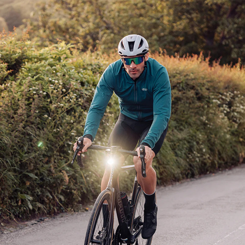 High-performance MAGICSHINE FRONT LIGHT EVO 1100 keeping cyclists visible at night