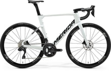Merida Reacto 5000 IV1 carbon aero road bike with Shimano 105 Di2