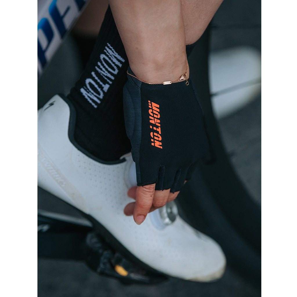 Breathable woven upper fabric on Monton Shadow Gloves