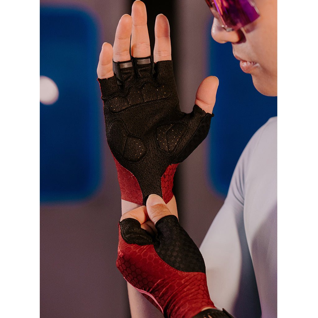 Lightweight half-finger bike gloves for hot weather