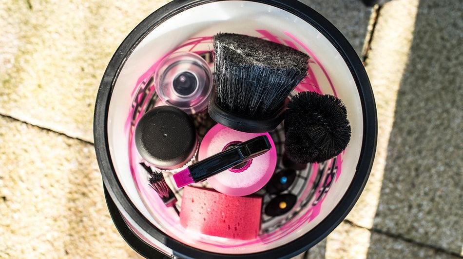Muc-Off Dirt Bucket Kit with Bio Chain Cleaner and Bike Protect spray