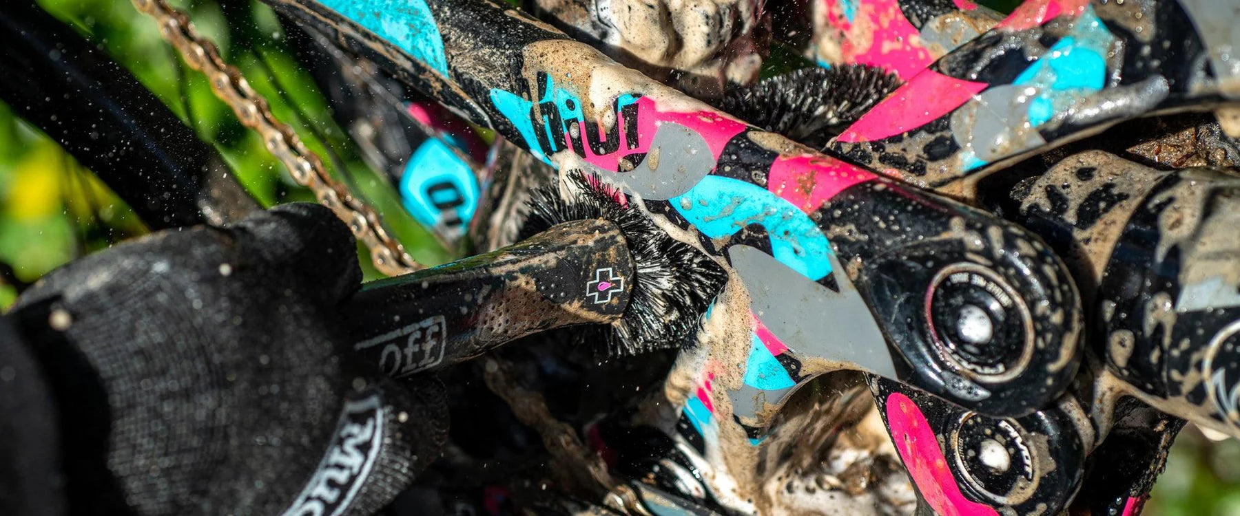 Muc-Off Wheel Cleaning Brush with Nylon Bristles