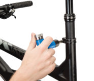 Adjustable torque wrench for carbon bike components