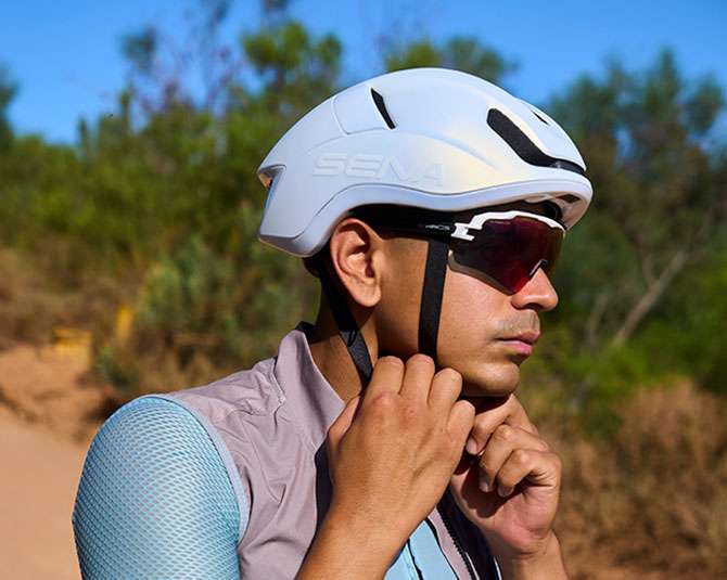 Sena S1 Helmet Matte White – Rear LED Safety Light