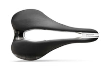 Selle Italia SLR Boost Endurance TI316 Superflow saddle for long-distance cycling