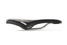 Women’s Selle Italia SLR Boost Lady with gel padding and cutout