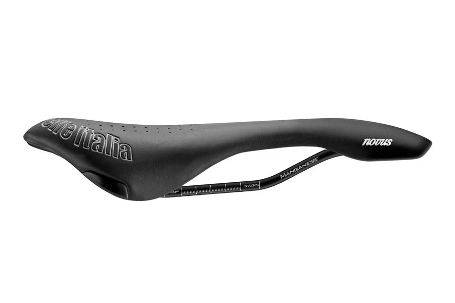 Top-down view of the NOVUS Endurance saddle, highlighting the elongated Superflow cutout and extra padding.