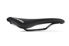 op-down view of the Novus Boost Evo Endurance saddle, highlighting the waved shape and central Superflow cutout for comfort