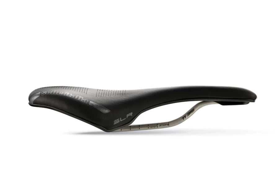 Top-down view of the SLR Boost Endurance saddle, highlighting the short nose and Light Gel Plus padding.