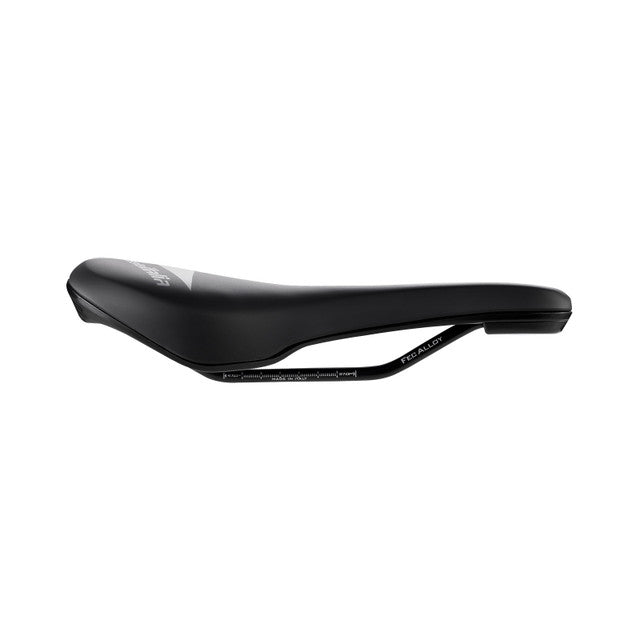 
Black Selle Italia X-Bow Superflow bicycle saddle, ideal for off-road and e-bikes
