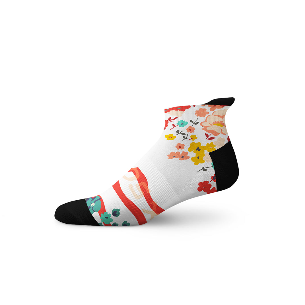 Ankle tab socks with slip-proof heel tab