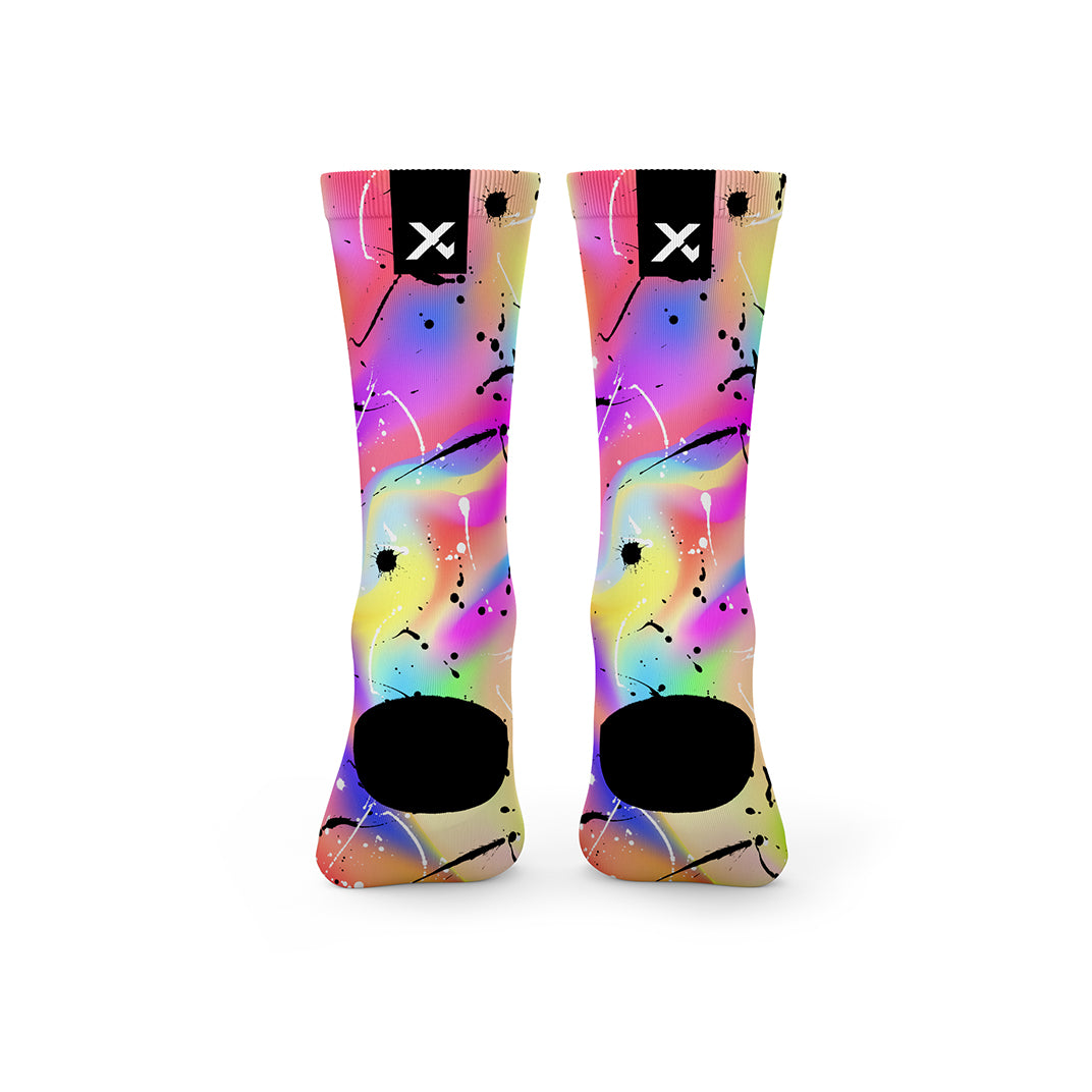 Lightweight cycling crew socks with seamless toe