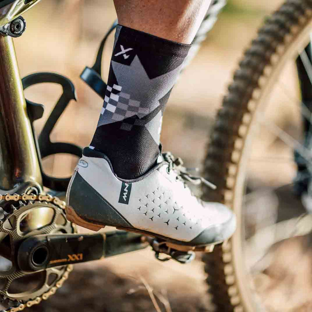 X-Black minimalist crew socks by Sox Footwear