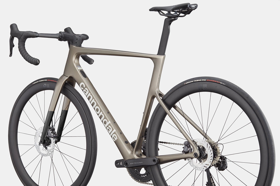 Cannondale SuperSix EVO 2 700c race-ready carbon bike