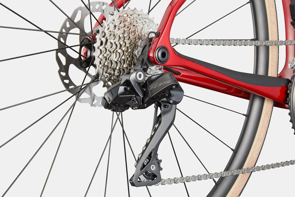 Cannondale Synapse Carbon 4 700c road bike with 32c tires