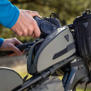 Topeak Toploader top tube bag in green – 0.75L capacity for essentials, bicycle shop find