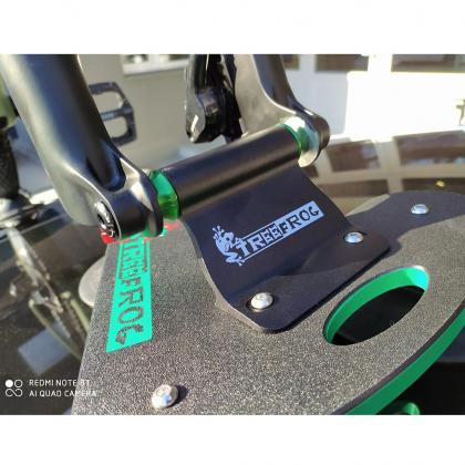 TreeFrog Pro 1 Plus Bike Rack mounted on a car roof – A high-quality suction cup bike rack for road and MTB bikes.