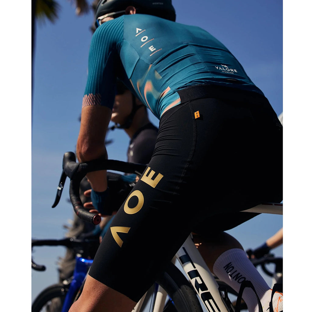 Monton cycling bib shorts designed for long-distance performance