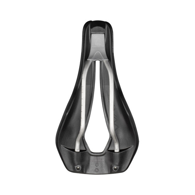Close-up of the Selle Italia Watt saddle, highlighting the Fibra-Tek cover and Light Gel layer for comfort