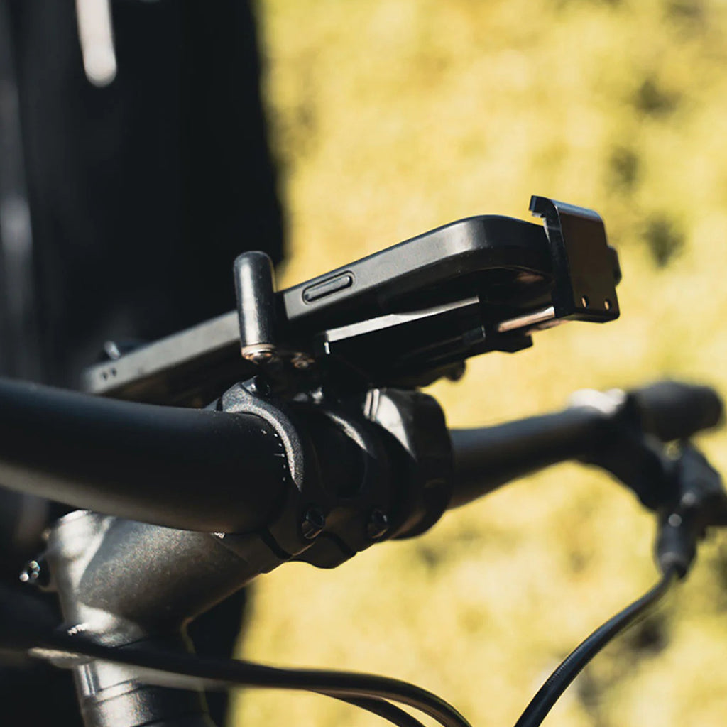 Lezyne CNC Phone Mount mounting strap detail