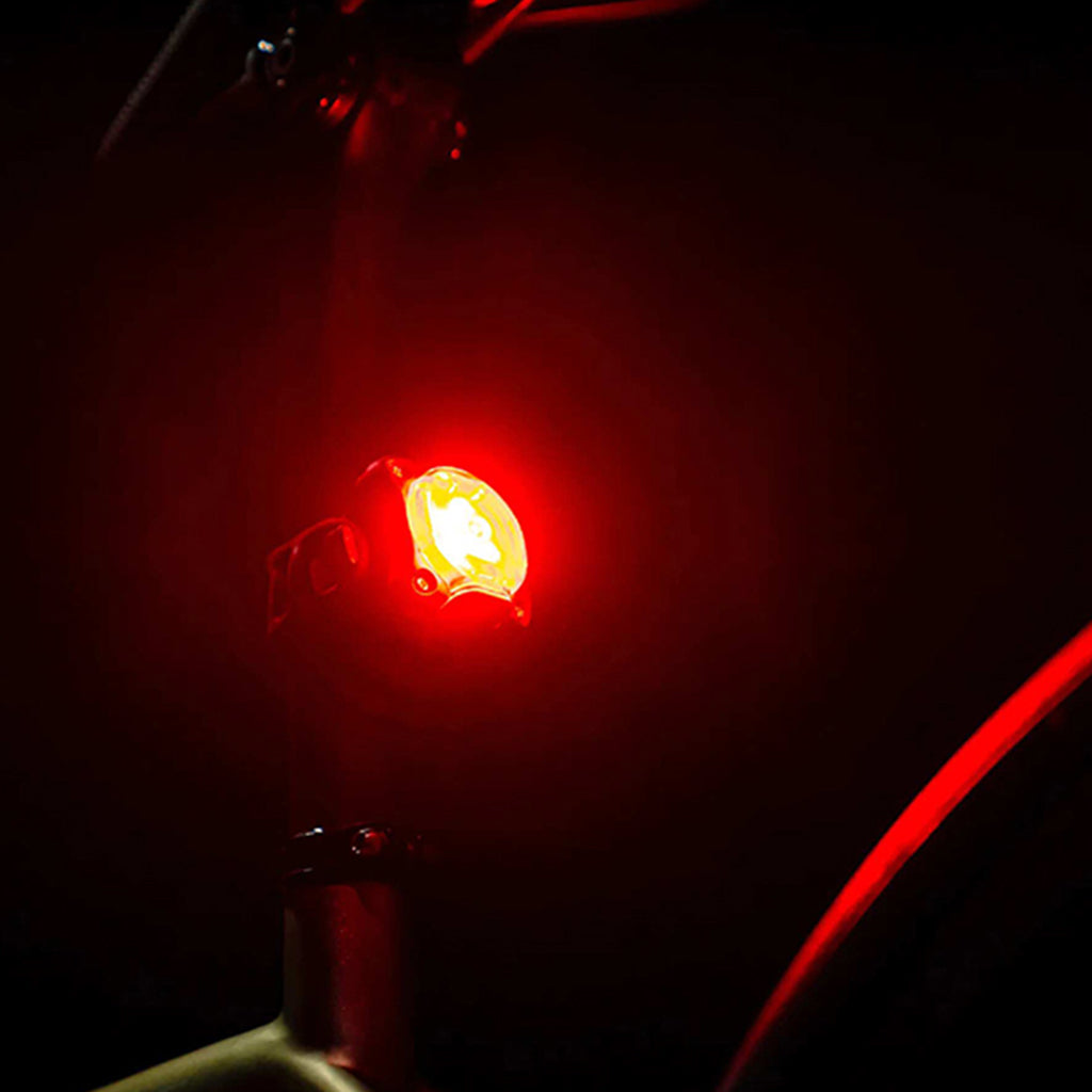 Lezyne Zecto Drive Max 400+ Rear Light illuminated in Daytime Flash mode