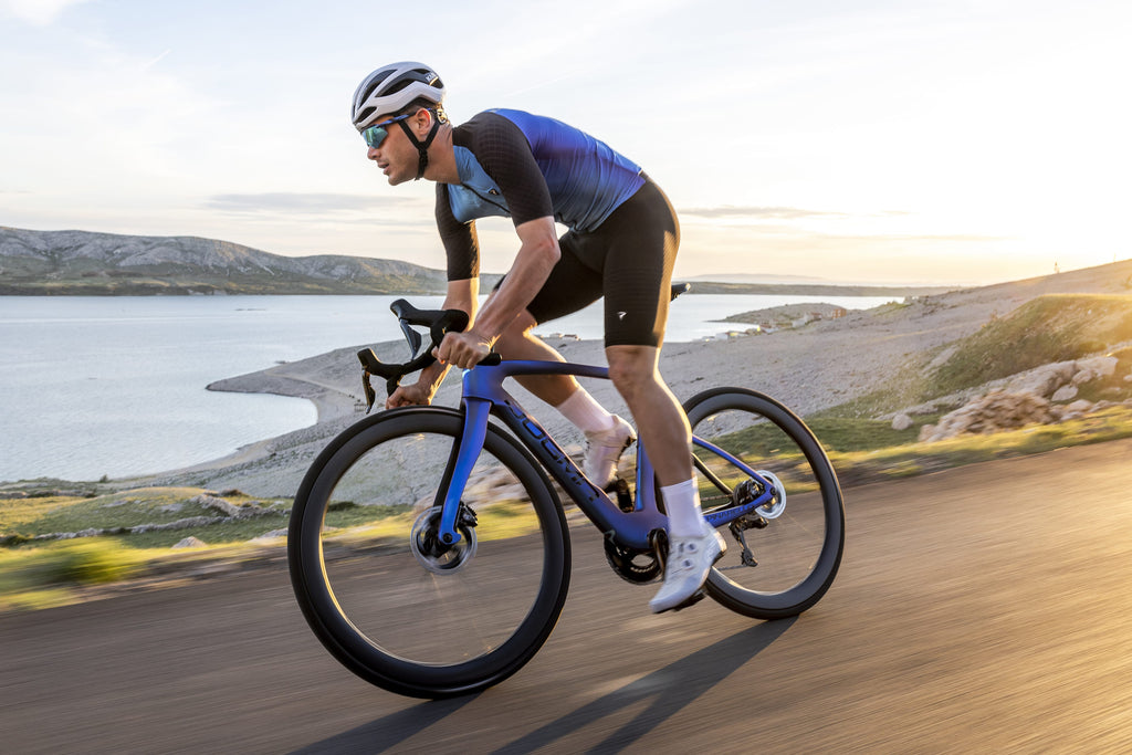 Pinarello Dogma F Dura Ace Di2 (Luxter Blue)