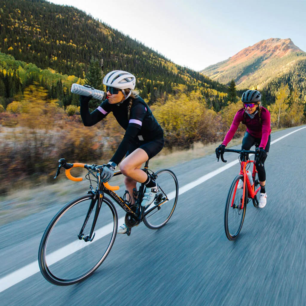 BPA-free insulated Polar Breakaway cycling bottle – 710ml Cobalt/Sky Blue