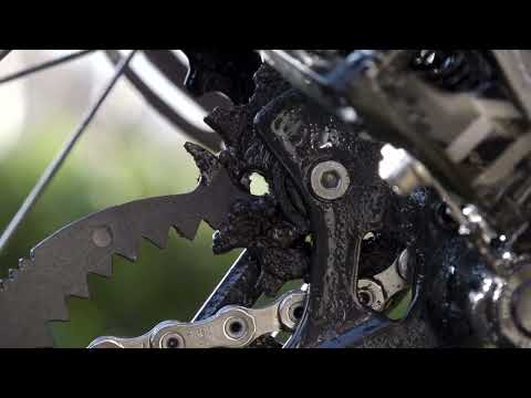Muc-off claw brush