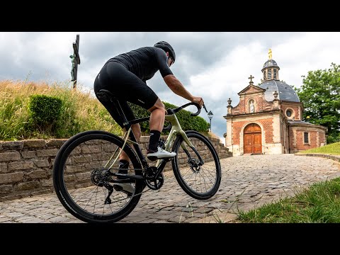 Shimano 105 Di2 groupset on Pinarello X5