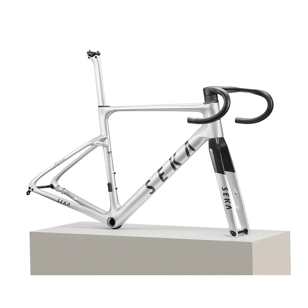 Side SEKA Spear frameset in achromatic silver.