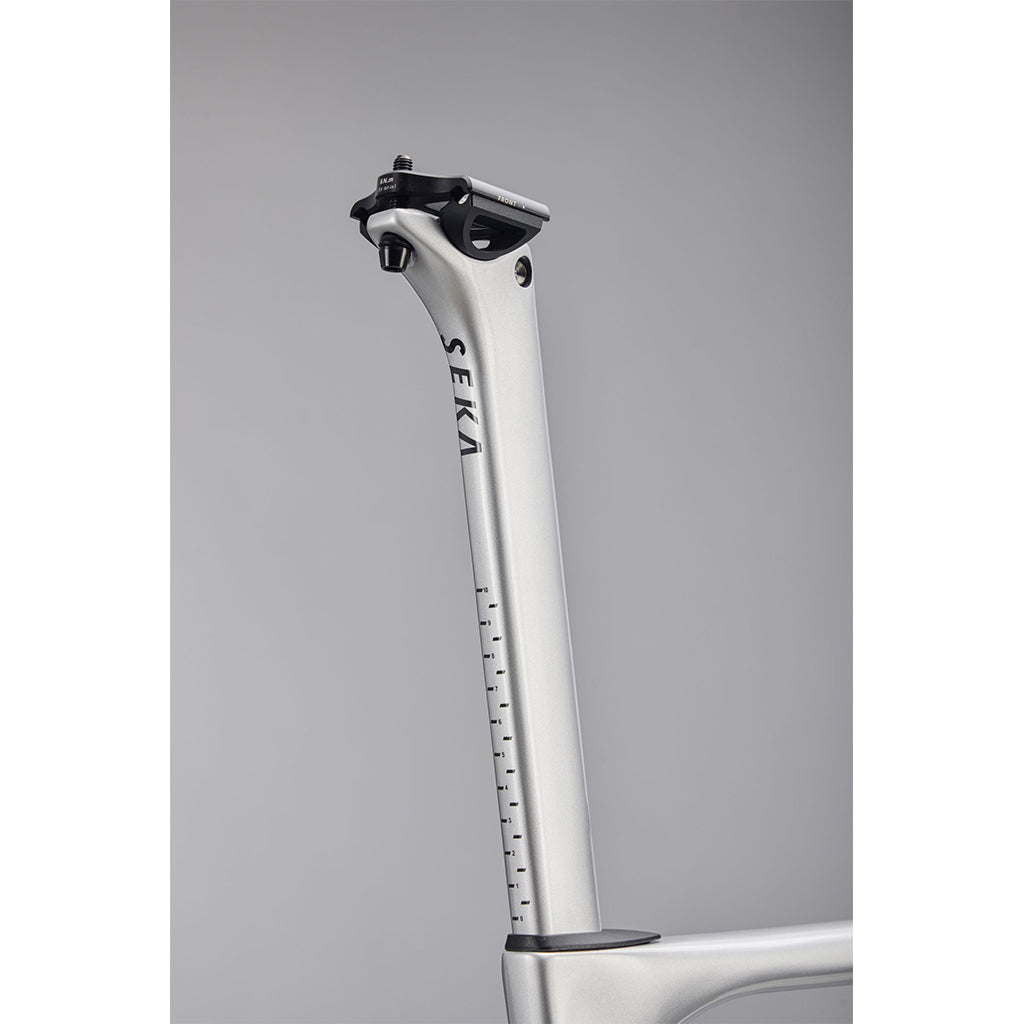View 3 of the SEKA Spear frameset in achromatic silver.