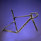 View 4 of the SEKA Spear RDC frameset in shadow black.