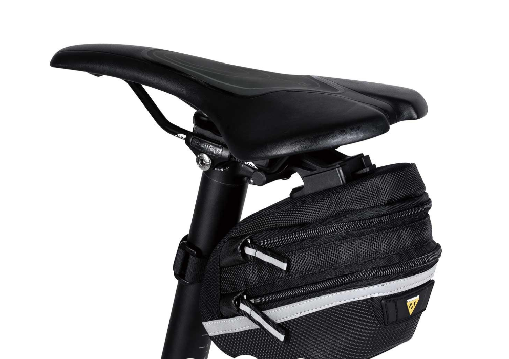 QuickClick mounted saddle bag with 1.65L storage capacity